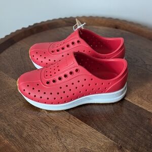 NWT Native Shoes Robbie Sugarlite Slip-On Shoe C10 Hyper Red/Shell White